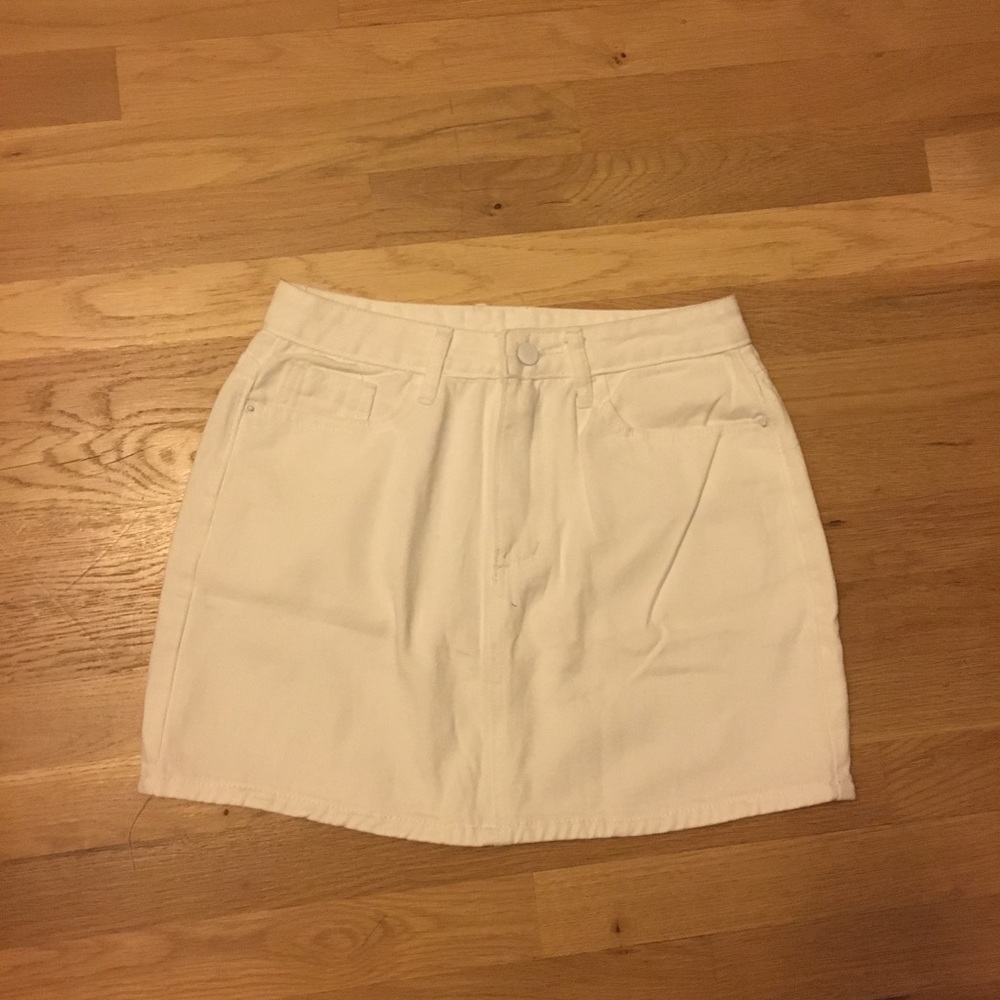 White denim mini skirt